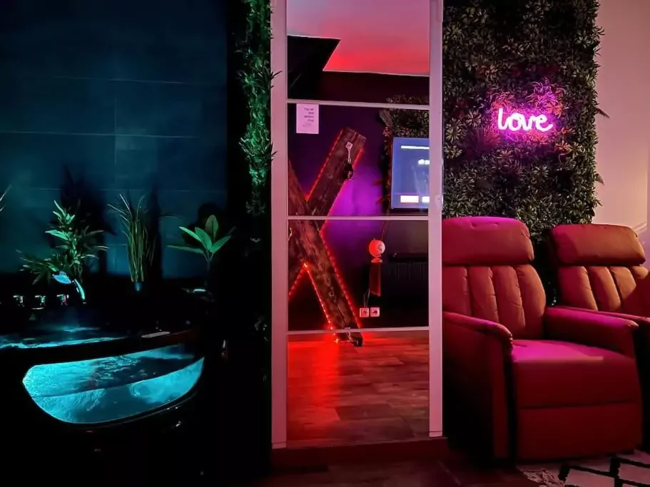 Red love room